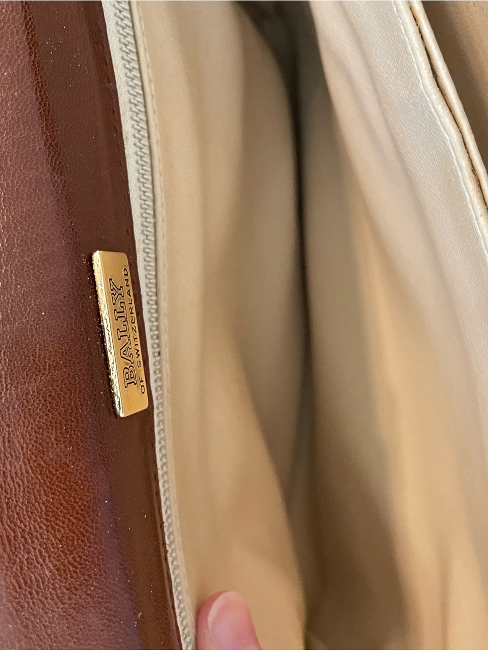 RARE Vintage Bally Leather Flap Crossbody/Shoulder Bag - Picture 7 of 12